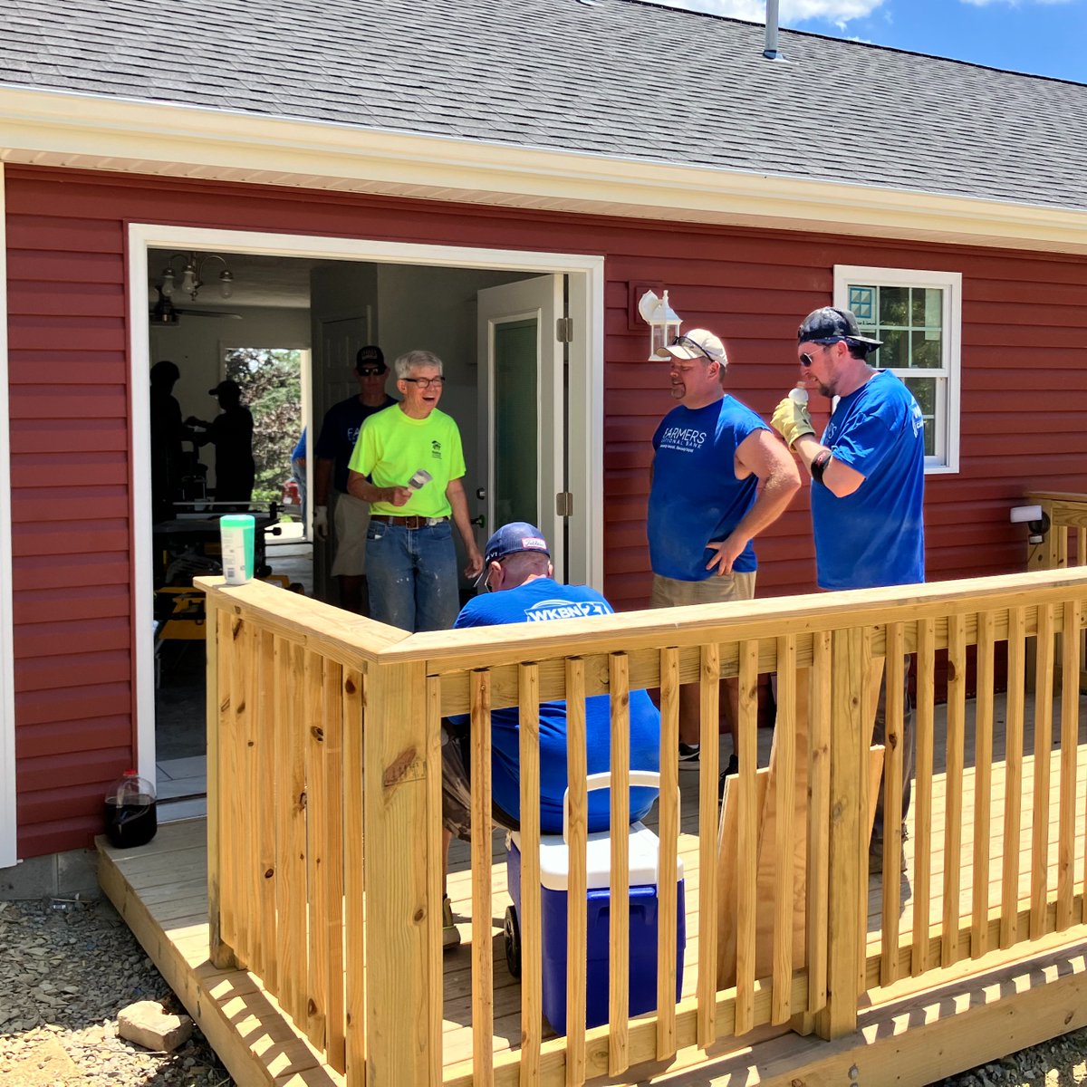 Big thanks to Farmers National Bank and their 10 amazing volunteers for their support on our build site last week! Their passion and commitment blew our crew away, and they were a huge help to our team! Thanks, Farmers! 🛠️#TeamBuild