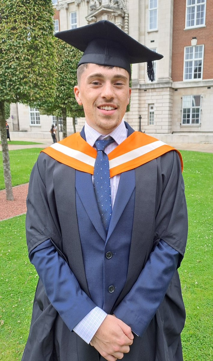 roymenear's tweet image. my beautiful brainy boy...
#MEng #MasterOfEngineering
#Classof2024 #LivUni
#Graduation
@LivUniGrad