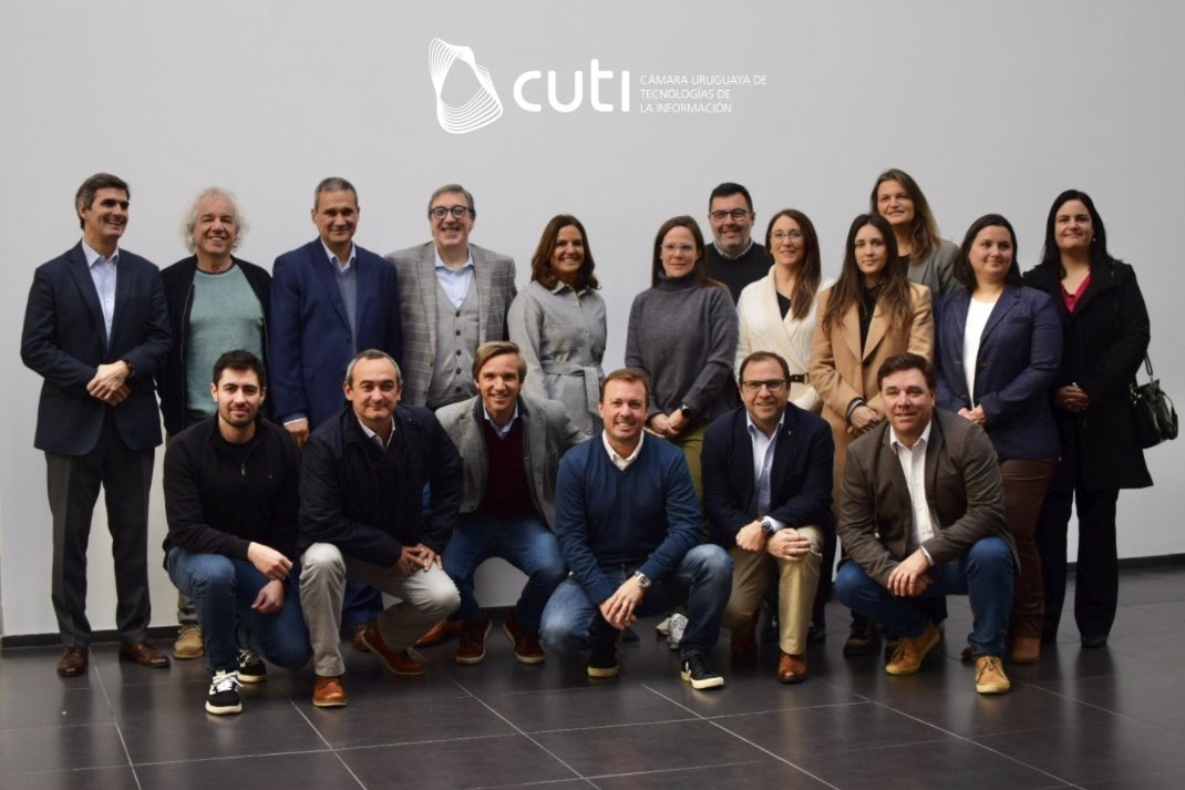 Nuevos líderes, el mismo propósito | 
Asume la nueva directiva de <a href="/CutiUy/">Cuti</a>