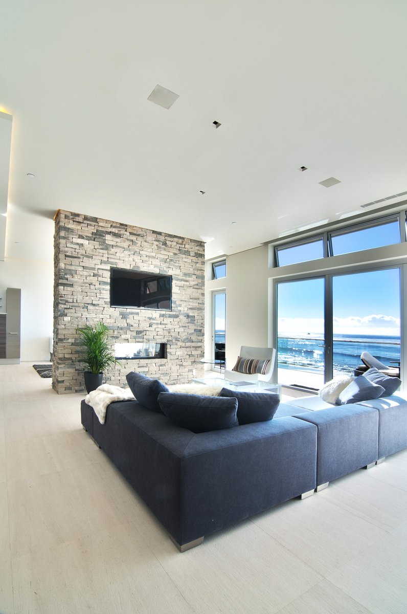 PHA2014's tweet photo. building a room fit for entertaining with seamless audio, framed TV, recessed shading on ocean view for privacy, and 2" square cut flangeless lighting. #ceilingspeakers #luxury #lutron #lightingcontrol #interiordesign #lightingfixtures https://t.co/srLPTav4Mn