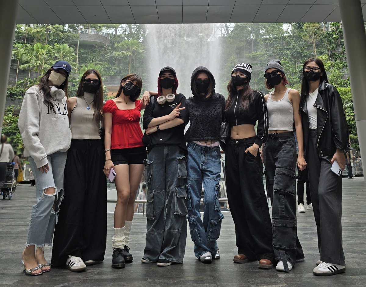 bini members still look good even with a cap, mask and shades on 🤙🏻 now, go and cry about it