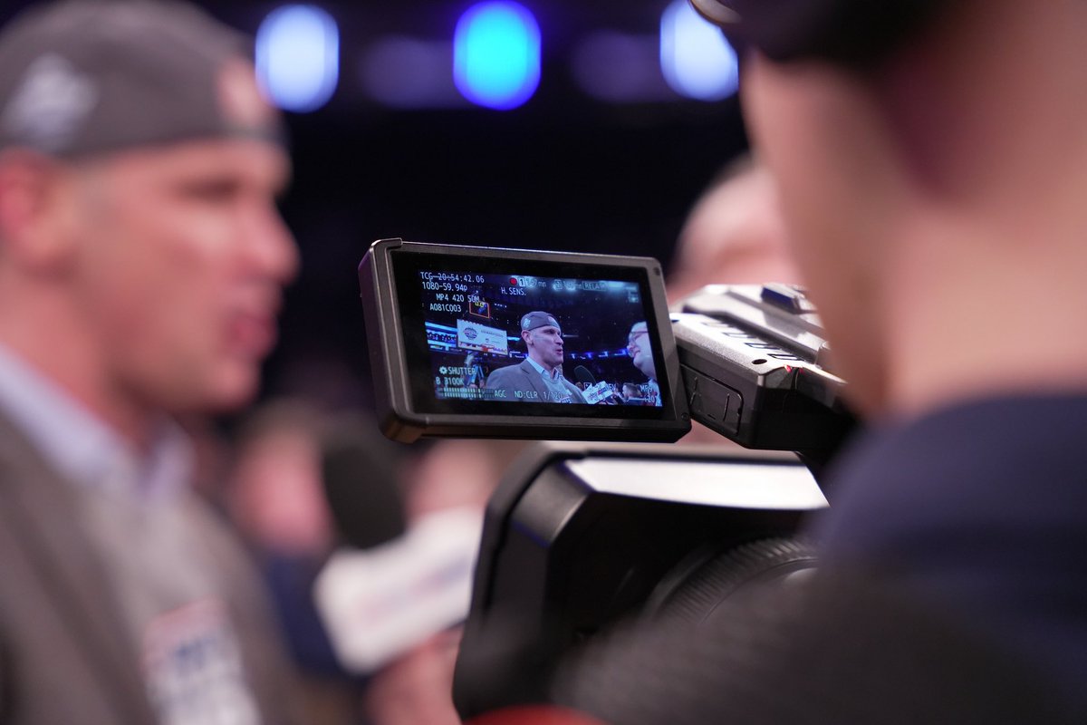 UConnCreative's tweet image. We’re hiring! 🚨

Social Media Content Assistant 🎥📸🤳

We’re looking for someone with creative video experience to help us create content for all of our teams.

More info: UConnHuskies.com/jobs