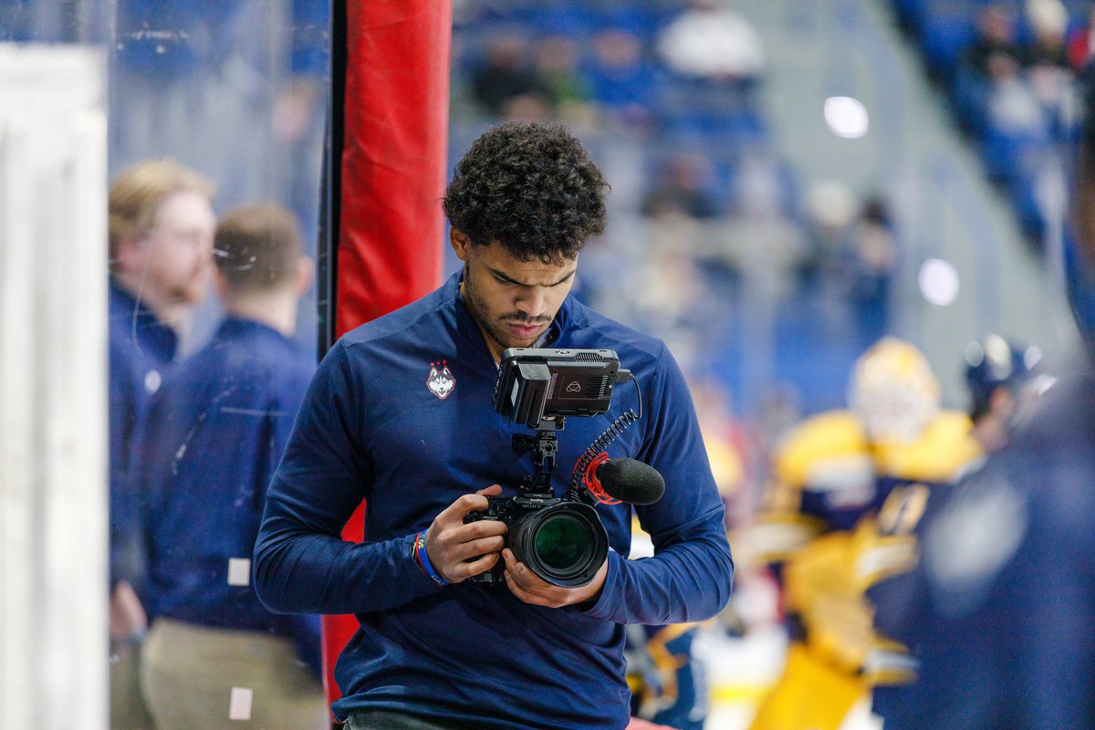 UConnCreative's tweet image. We’re hiring! 🚨

Social Media Content Assistant 🎥📸🤳

We’re looking for someone with creative video experience to help us create content for all of our teams.

More info: UConnHuskies.com/jobs