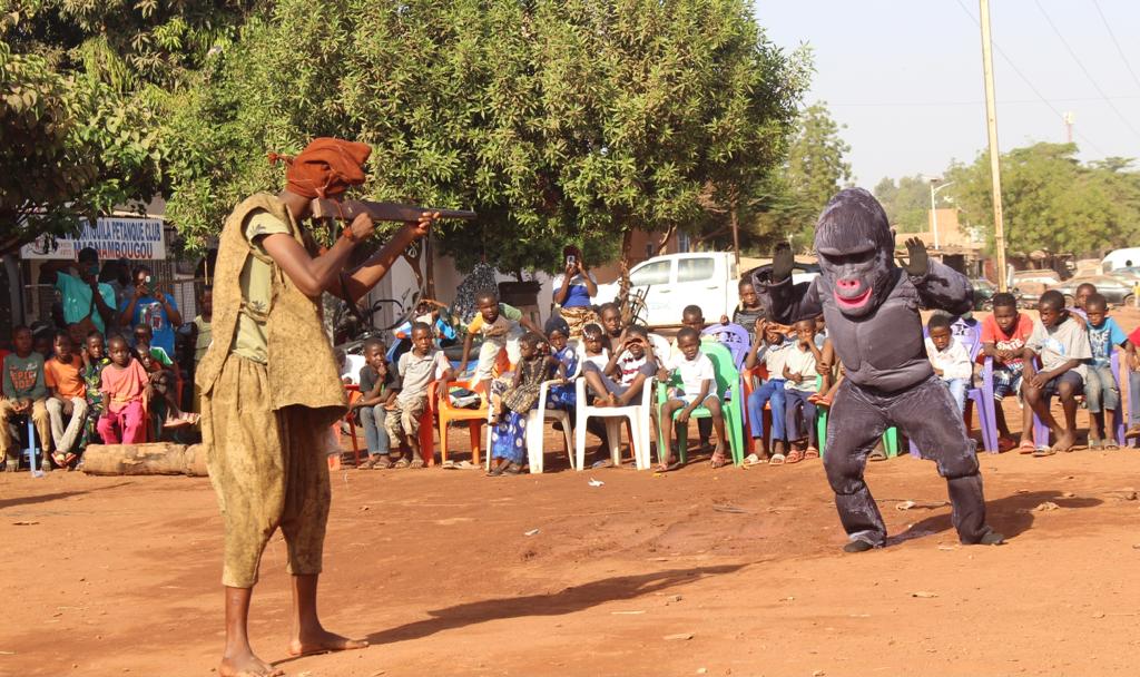 𝐀 𝐥𝐚 𝐫𝐞𝐧𝐜𝐨𝐧𝐭𝐫𝐞 𝐝𝐞𝐬 𝐣𝐞𝐮𝐧𝐞𝐬 𝐝𝐮 𝐜𝐞𝐧𝐭𝐫𝐞 𝐝𝐮 𝐌𝐚𝐥𝐢 𝐟𝐨𝐫𝐦𝐞́𝐬 𝐞𝐧 𝐚𝐫𝐭 𝐝𝐞 𝐥𝐚 𝐦𝐚𝐫𝐢𝐨𝐧𝐧𝐞𝐭𝐭𝐞 𝐩𝐚𝐫 𝐥𝐞 𝐏𝐑𝐎𝐉𝐄𝐒 𝐚̀ 𝐭𝐫𝐚𝐯𝐞𝐫𝐬 𝐥𝐚 𝐜𝐨𝐦𝐩𝐚𝐠𝐧𝐢𝐞 𝐍𝐚𝐦𝐚

Lien de la vidéo : youtube.com/watch?v=NaTE3m… 

<a href="/UEauMali/">UE au Mali</a>