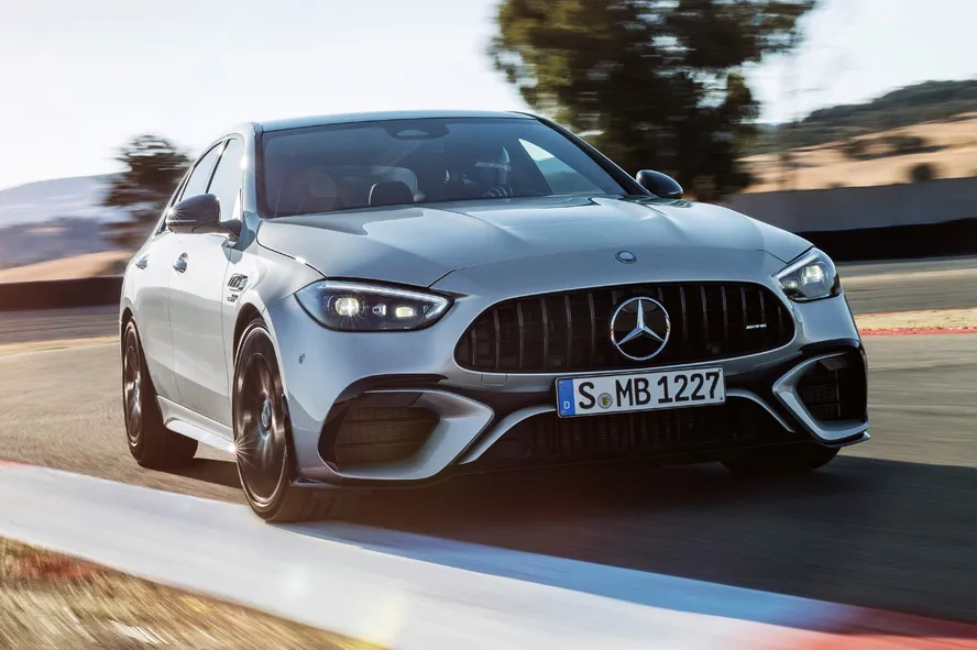 LANÇAMENTO | Mercedes-AMG C63 chega ao Brasil com 680 cv e mais caro que BMW M3 (via <a href="/autoesporte/">Autoesporte</a>)