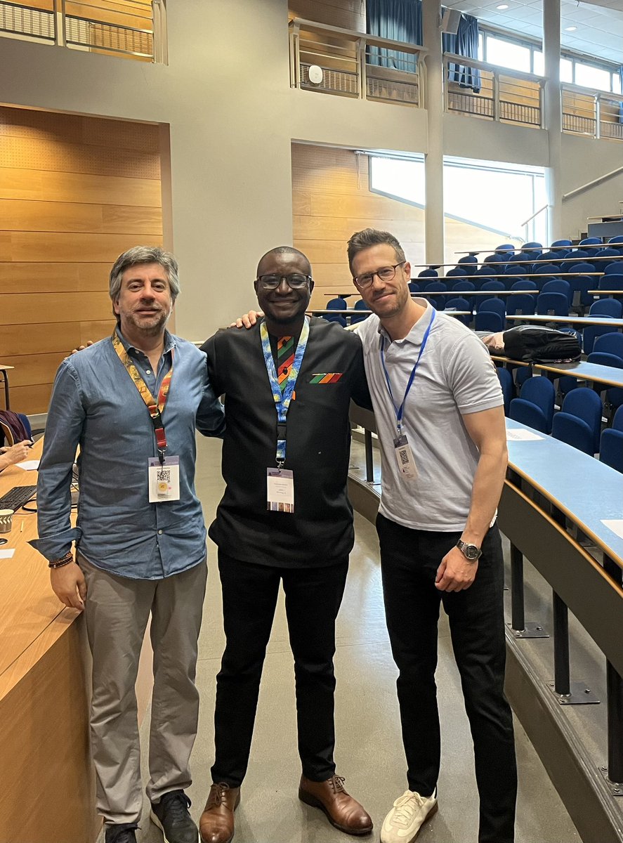 PhD_RCarcamo's tweet photo. wonderful opportunity to present our study from @VRID_USS and to met friends who are doing research on attachment from different countries #IAC2024 always a pleasure @dagan_or ! https://t.co/pIvgfdC7KE