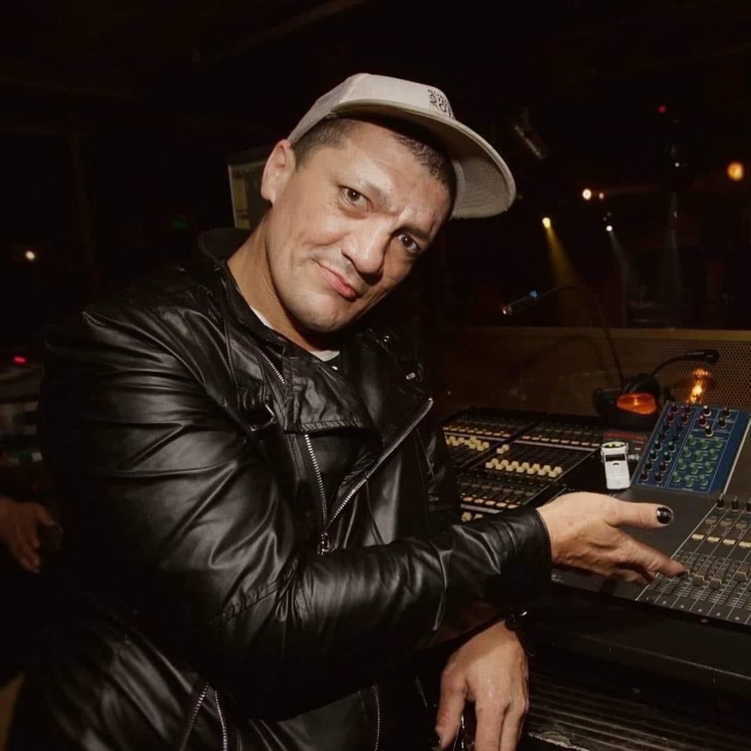 "Veo a los guachines re hiphoperos en la calle. Hay una onda muy tumba en la calle. Recién vengo de Piedrabuena, donde viví 26 años, y no puedo creer que los guachos hayan cambiado tanto. Estuve con un pibito de 18 años y tenía dos fierros. Encima, apenas llegué le dije: “¿Qué