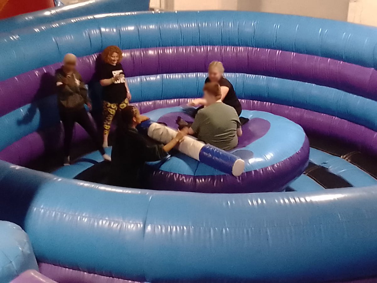 Stafford Hall School students chose an enrichment activity in the final week of school, visiting Inflatanation in Huddersfield. They enjoyed end-of-year fun whilst developing gross and fine motor skills, showing peer-to-peer communication that we had not seen in the classroom.👍