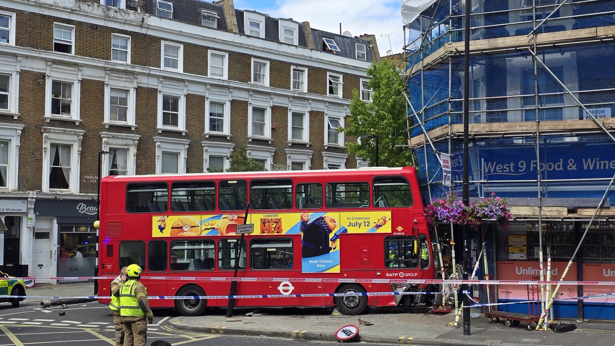 A 🇨🇿🇬🇧 tweet media