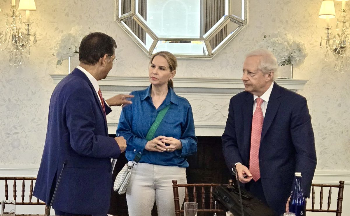 Yesterday, delivered a talk followed by Q&amp;A session at the Roundtable hosted by the Council on Foreign Relations (CFR), New York on 'India’s Approach to Human Rights’. It was moderated by Amb’r Ken Juster and people from academic, civil society, diplomats, etc. as participants.