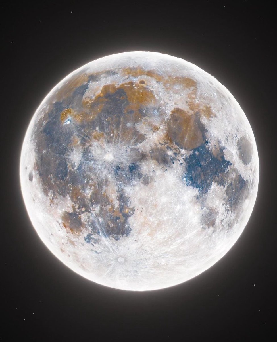 M1ONLOVER's tweet photo. Moon lover https://t.co/FFmTsJ3sBC