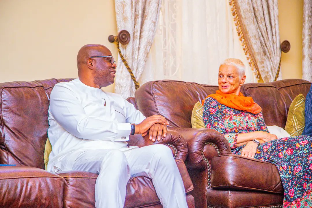 IITA_CDO's tweet photo. Strengthening Partnerships for Competency-Based Agricultural Education: The WATEA Project team visits Governor Seyi Makinde in Oyo State.
Learn more: https://t.co/pnDn6uqDkw
#WATEA #franceinnigeria #IITA #WomenInAgriculture https://t.co/aaylk1jtdG