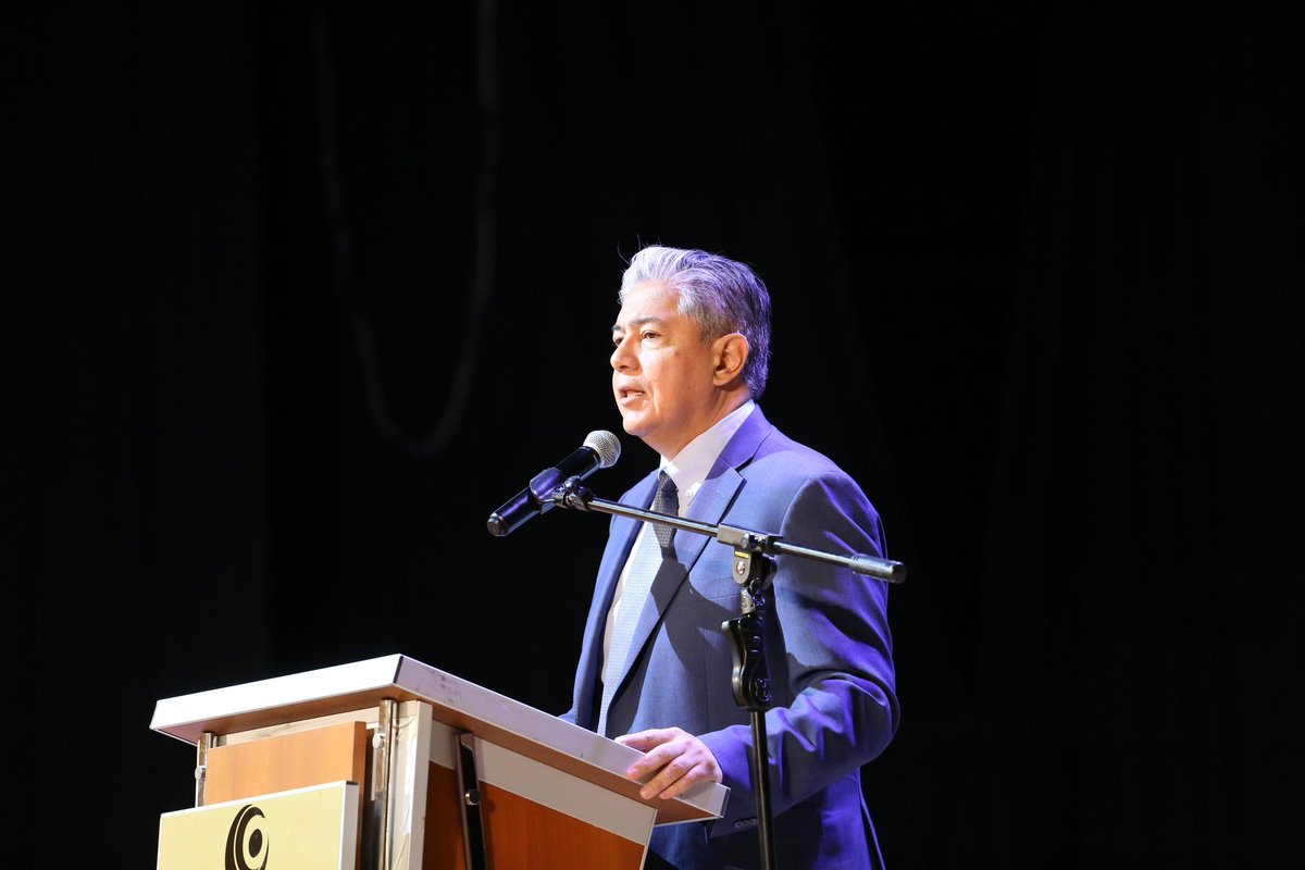 VACA MUERTA NET ZERO

El camino hacia la neutralidad de carbono es fundamental en la búsqueda del equilibrio entre la producción, las emisiones de gases y el cuidado del ambiente. De eso dialogamos en este encuentro, que se realiza en Cutral Co. 

Vaca Muerta es el motor