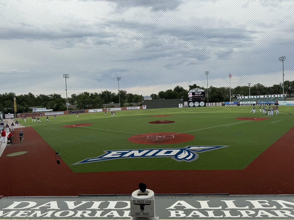 Highplainseries's tweet photo. Tx Navy and Ks Purple getting ready for game 1 of Day 2! #highplainsshootout https://t.co/XsNZmQeEmg