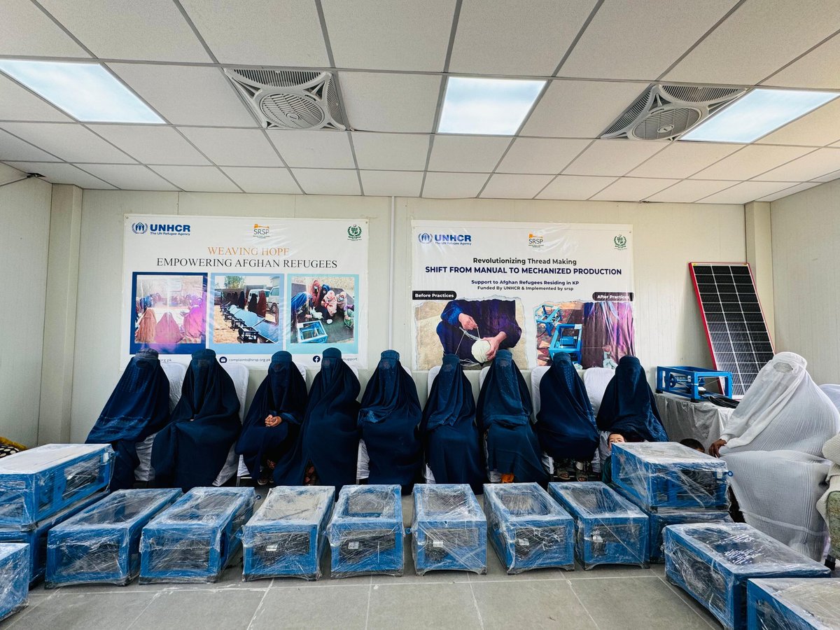 SRSP_official's tweet photo. #Afghan #carpets are among the most popular carpets in the world majority of these carpets are made by #Turkmans in the northern regions of #Afghanistan. Many #Turkmans are living as #refugees in #Pakistan's Turkman #Camp, Nowshera and are involved in the carpet weaving business. https://t.co/Bj9E3QkuX5