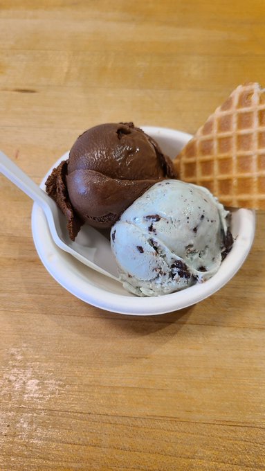 After shooting more kinky content yesterday, I took my gf out for healthy dinner and delicious ice cream