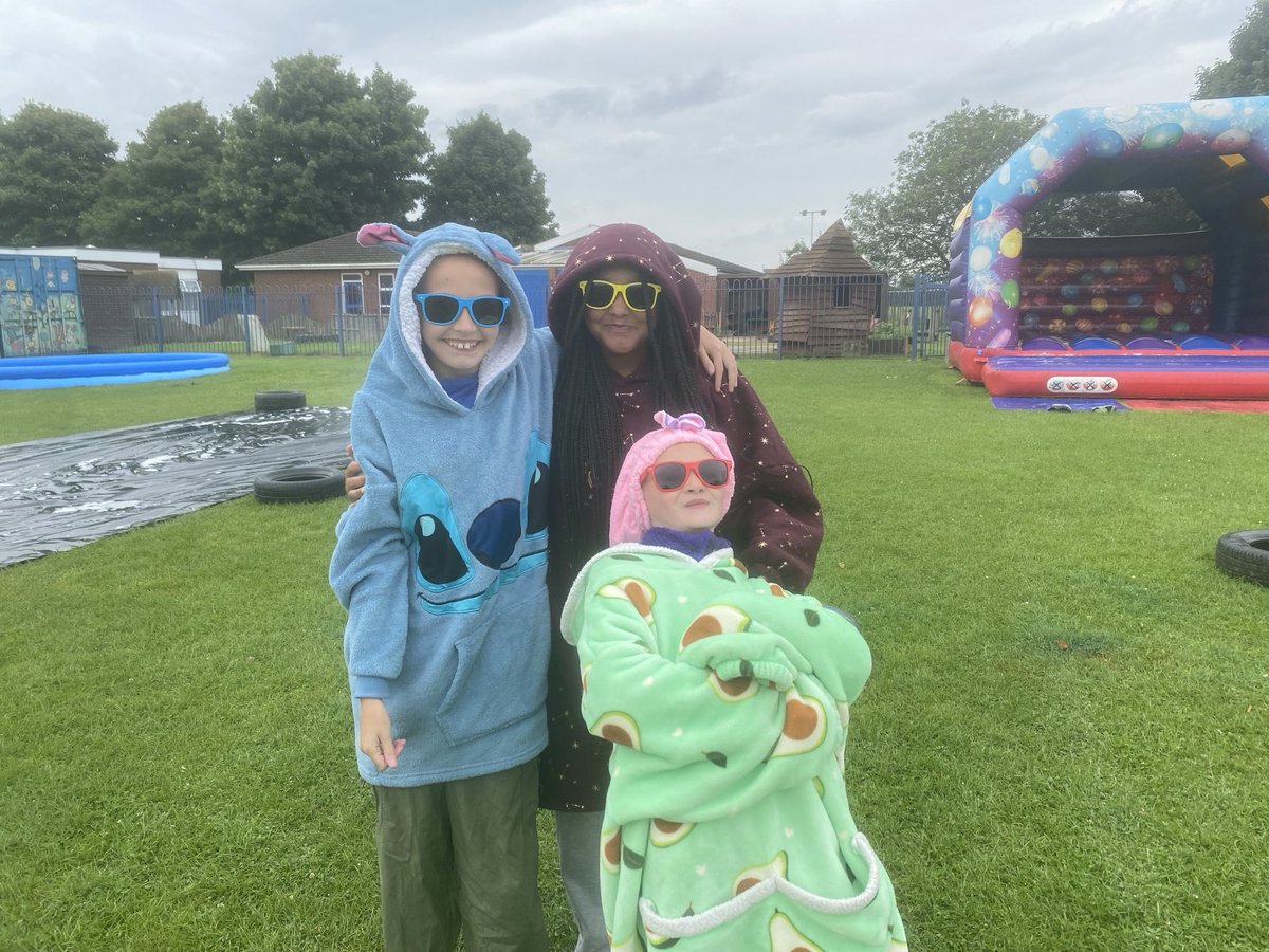 Sarah Tate tweet media