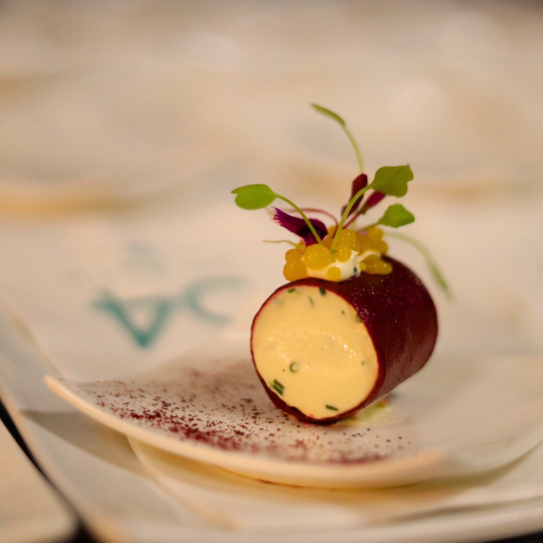 SouthernSunGrp's tweet photo. #Rosebank’s iconic 54 on Bath hotel invites you to enjoy distinctive fine dining at Level Four Restaurant. View offers: https://t.co/9hjZM22qAN
#SouthernSun #LevelFour https://t.co/Lx6bzqG3zb