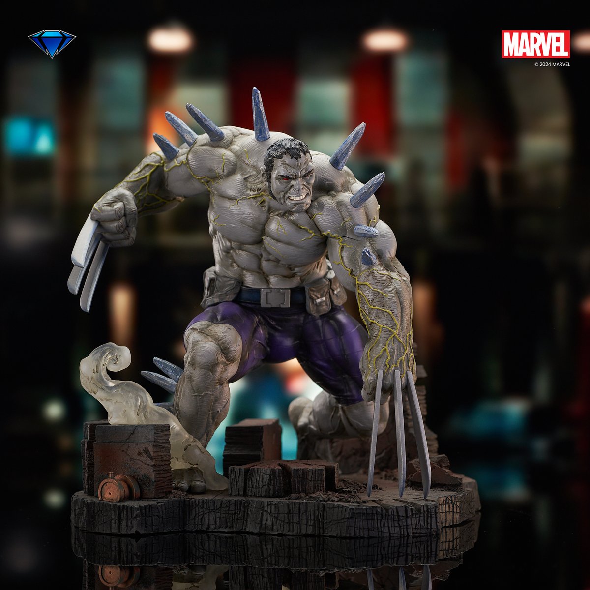 CollectDST's tweet image. He’s the best there is at what he does, and what he does is smash! #ClaytonCortez has now transformed into a #PremierCollection Statue in his #WeaponH form. Pre-order at bit.ly/WeaponHPremier. #MarvelComics #CollectDST #DIamondSelectToys #Marvel