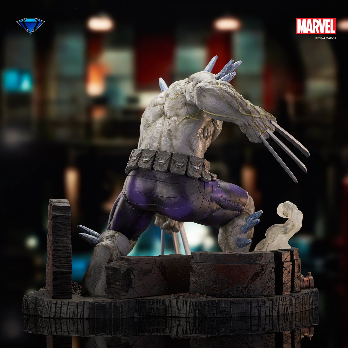CollectDST's tweet image. He’s the best there is at what he does, and what he does is smash! #ClaytonCortez has now transformed into a #PremierCollection Statue in his #WeaponH form. Pre-order at bit.ly/WeaponHPremier. #MarvelComics #CollectDST #DIamondSelectToys #Marvel