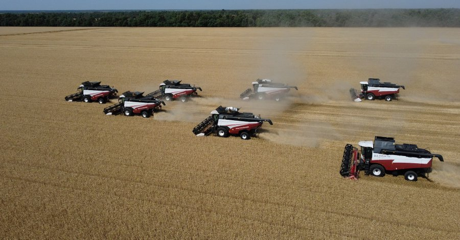 RTSR: "Under the sweltering sun and in temperatures of 50 degrees Celsius, farmers in the Rostov region, Russia's breadbasket, toil to salvage a harvest battered by heatwave, frosts and floods.

Accounting for 11% of Russia's total grain harvest last year, Rostov is one of the