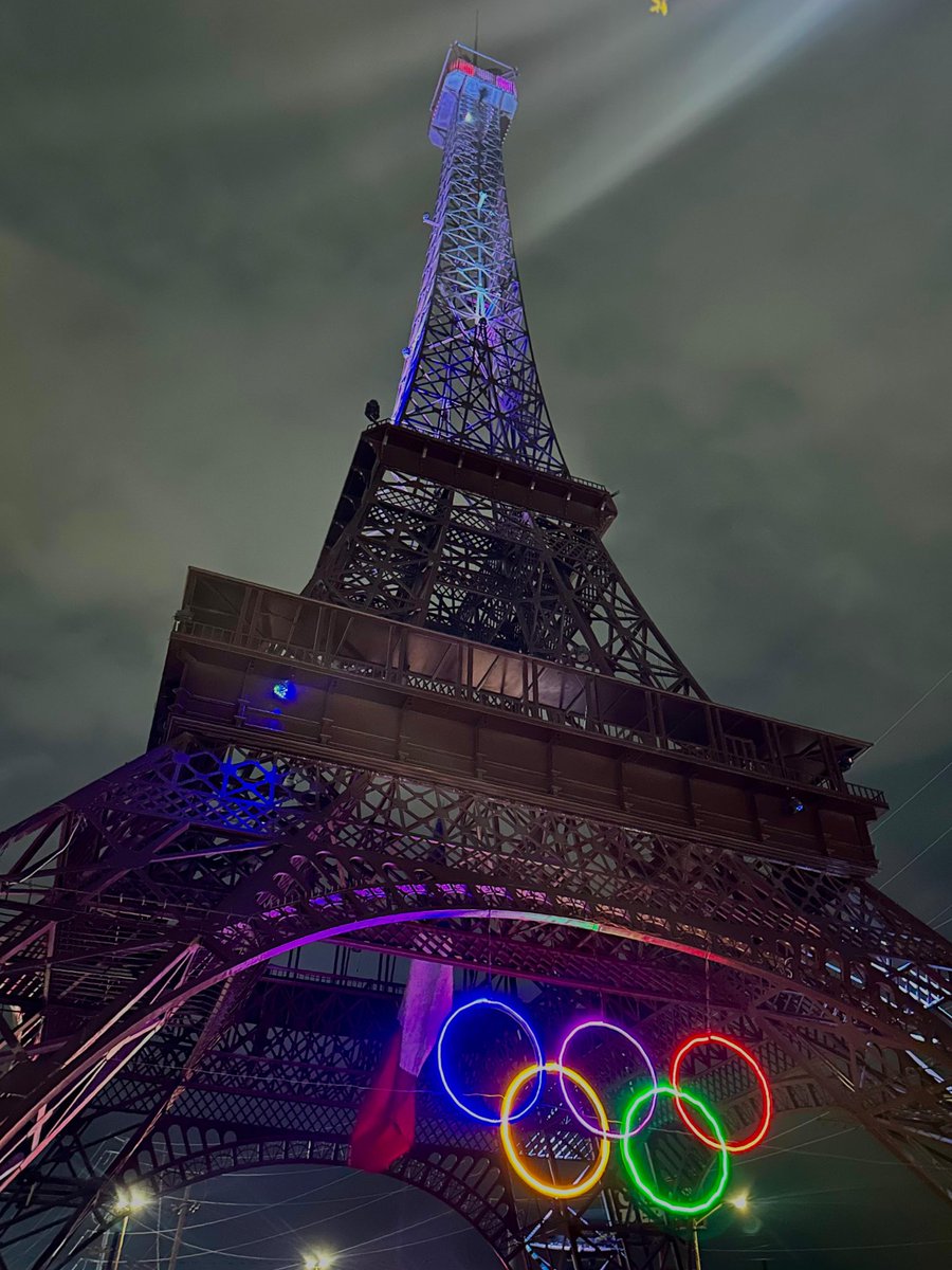 MauriceCollier's tweet photo. 🇫🇷🥇RIFE OLÍMPICO🥇🇫🇷

Voy a regalar un viaje a Paris, Francia ✈️

Solo:
🤳🏻Mándame una “selfie” en la Torre Eiffel de GP donde aparezcan los aros Olímpicos.

🔏Coloca un candado con tu nombre y tu amor en la reja del carrusel, manda foto.

❤️Dale LIKE y RT

Usa: #LaguneroPrimero https://t.co/8HdZfPMCMG