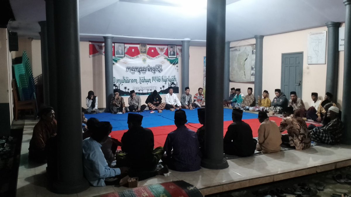 desakarangdawa's tweet photo. 10 muharom 1446 hijriyah.
Santunan untuk yatim piyatu dan lansia. (16-7-2024) https://t.co/5sbpGOQtKx