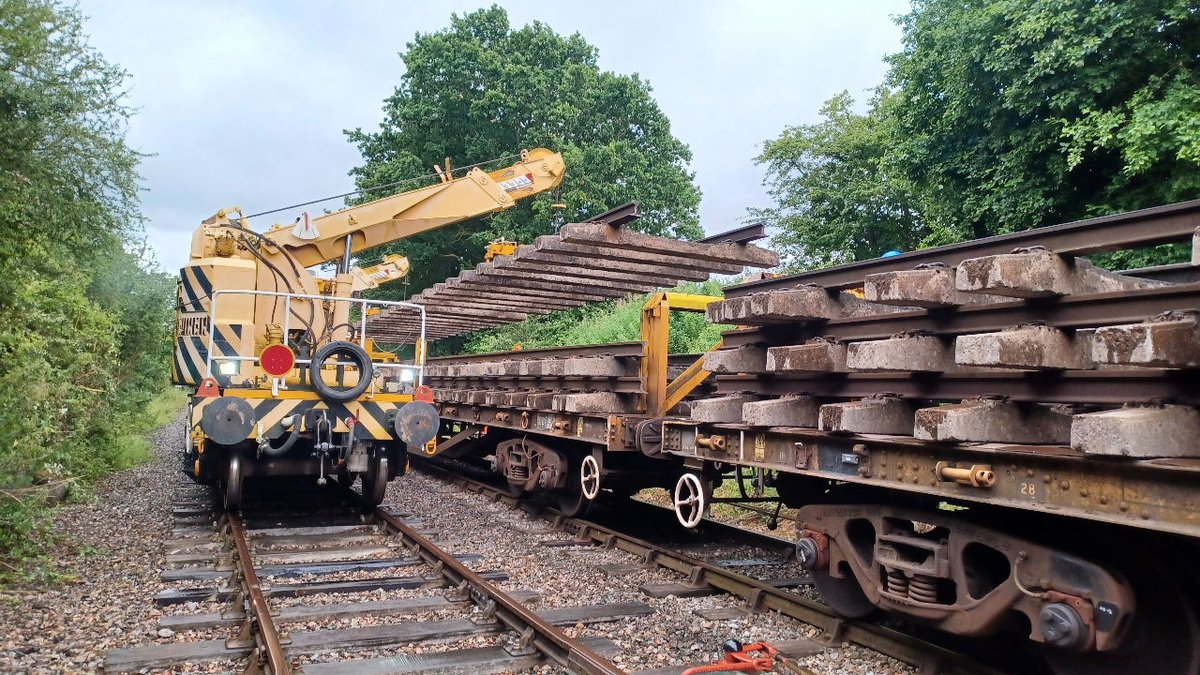 Chinnor & Princes Risborough Railway tweet media