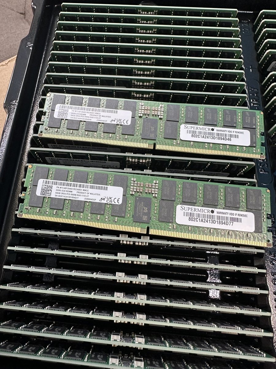 64Gb ECC DDR5 5600MT/s pour notre nouvelle fournée de EPYC 9354 !