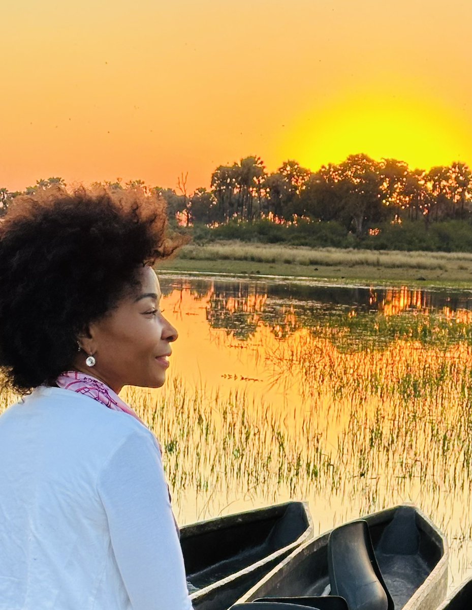 FabAcademic's tweet photo. Before you retire today, take a moment to reflect on the day. With every sunset, a new story unfolds in the sky.
📍Xigera Safari Lodge, Botswana https://t.co/epS8m3RLLX