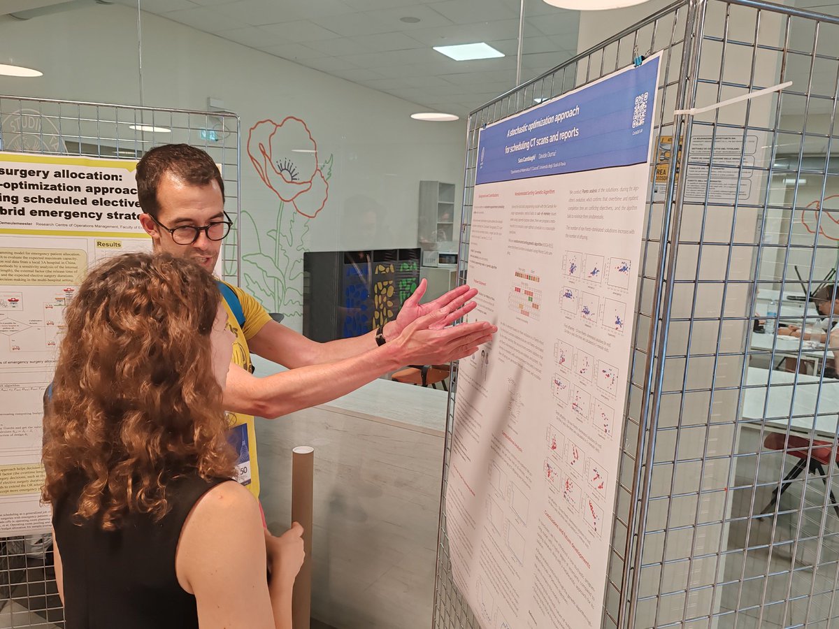 It's poster session time at #ORAHS2024. Here, <a href="/scambiaghi99/">Sara Cambiaghi</a> presenting a multi-objective stochastic optimization problem arising in the management of CT-scan machines under emegency arrivals and uncertaint service times

<a href="/unipv/">Università di Pavia</a> @EwgOrahs