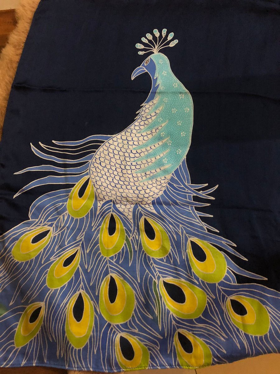 BiblengCo's tweet image. Variety 3 of this hand painted (batik tulis) silk scarf collection is this Peacock Classic on Navy blue. 

#bibleng #biblengcollection #silk #batiktulis #handpainted #handmade
