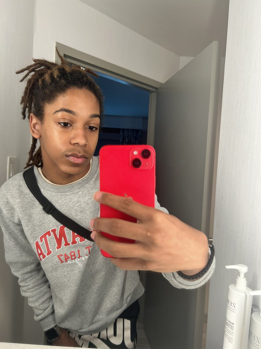 curt333's tweet image. 🪞pics for the win 😚