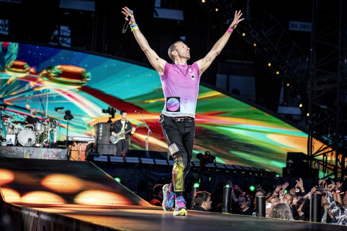 tempoweb's tweet photo. Delirio Coldplay, stasera l'ultimo dei quattro concerti allo stadio Olimpico #16luglio #iltempoquotidiano #Coldplay #controtempo
https://t.co/ASLLfvDf4X https://t.co/iHmn0vXheO