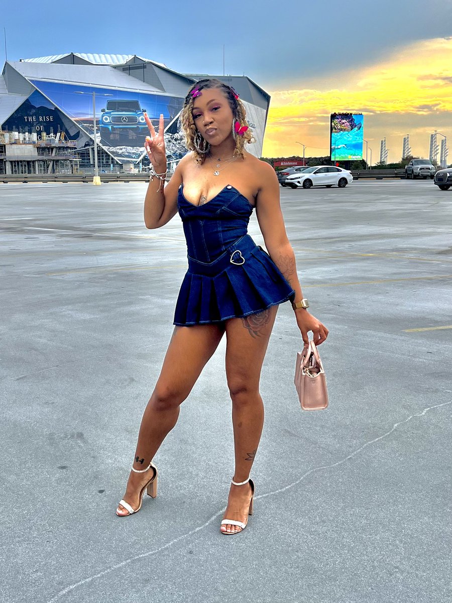 nique nique 🧚🏽♀️ tweet media