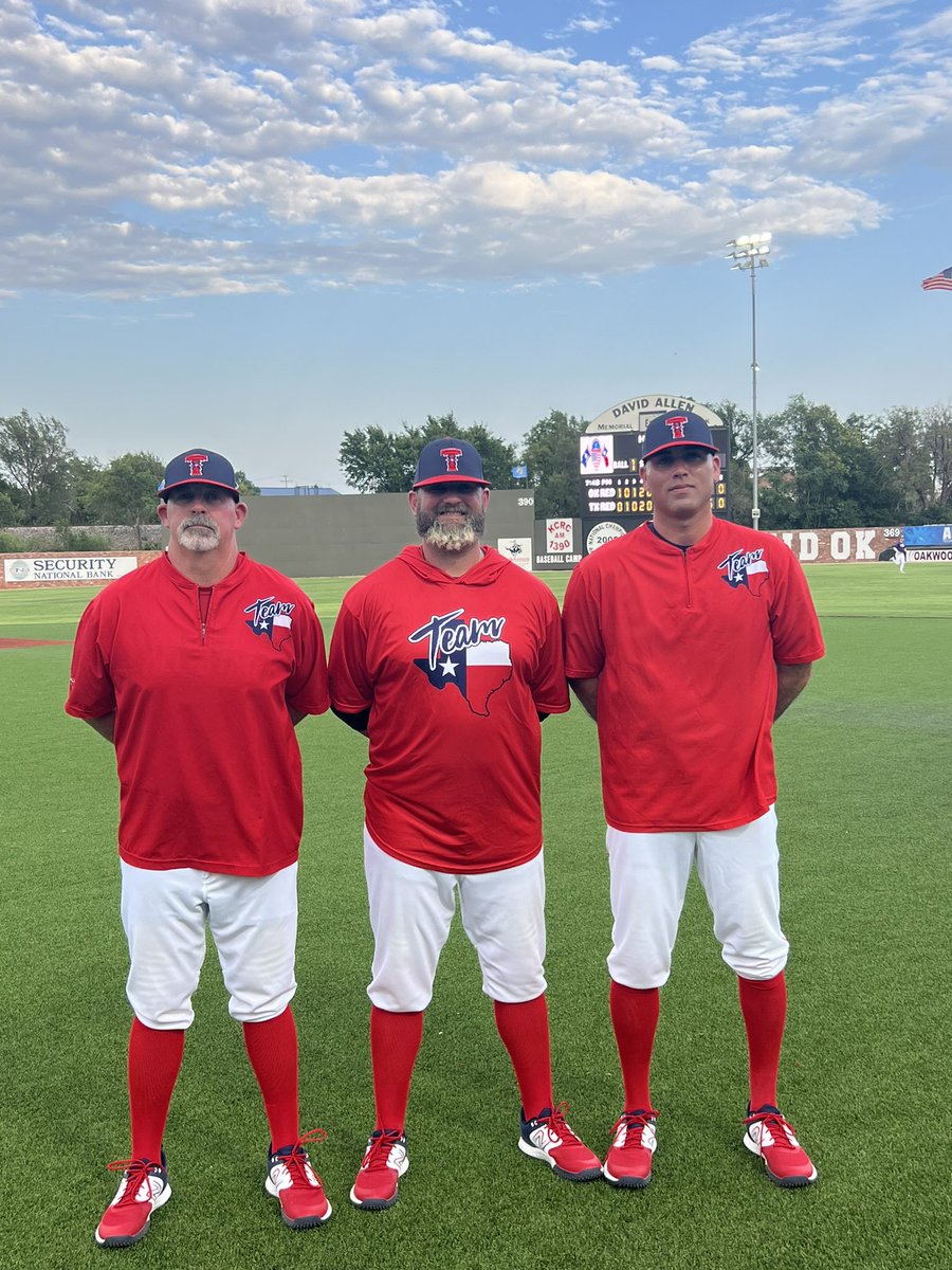 THSBCA's tweet photo. Team Texas Red .. Coaches Brad Harman , Brent Paris and Adrian Alaniz @thsbca #highplainsshootout https://t.co/PXxik2ljRK