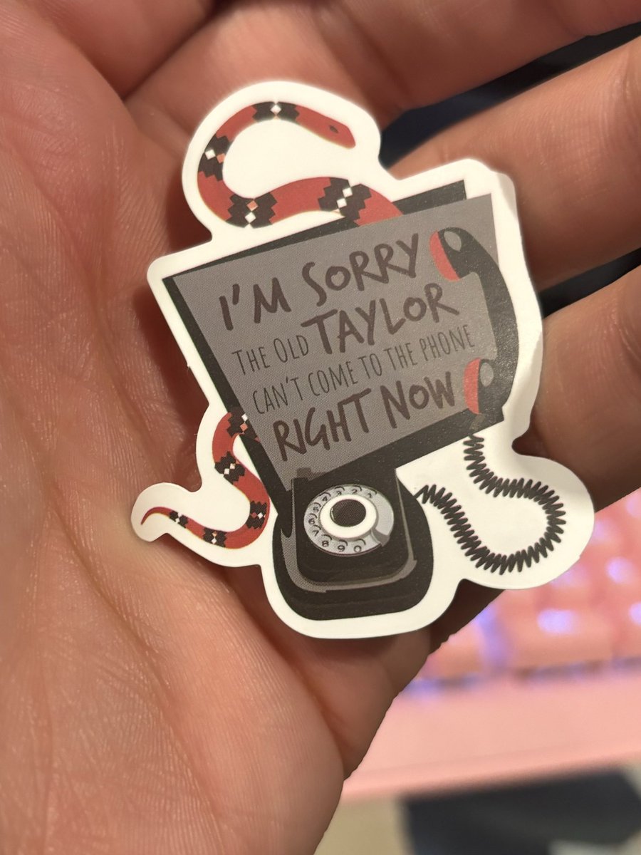 SoulMaier's tweet image. Happy #nationalsnakeday🐍 day a snake sticker #reputationtaylorsversion 🖤💚❤️