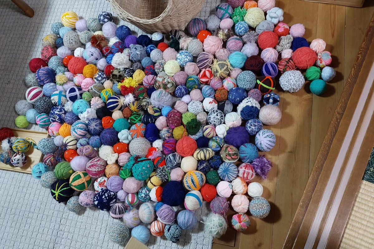 moemore's tweet image. 「海風」***館山チームも、糸玉作りましたよ😃💕見に行きたい❗
#田中惣一商店
#刃物専門店
#フェアトレードショップ
#館山フェアトレードタウン推進委員会
#千葉県立美術館
#海風
#糸玉
#五十嵐靖晃プロデュース