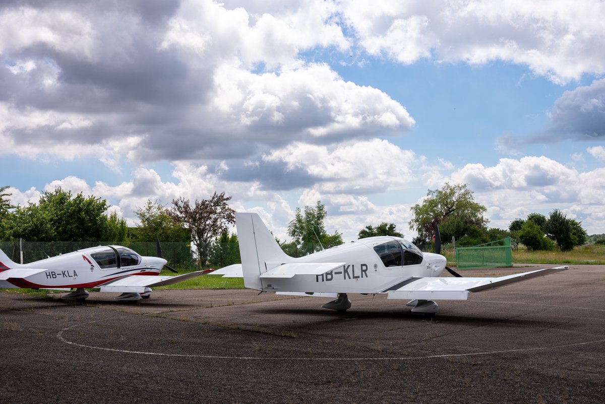 RobinAircraft's tweet photo. Bons vols au HB-KLR qui repart en Suisse comme neuf 🇨🇭
DR401-155CDI IFR
✓ G500Txi
✓ GTN650xi
✓ G5 (backup instrument)
✓ GNC255A
✓ DME KN62A
✓ GTX345 ADSB in/out
✓ Air Traffic Display AT-1 https://t.co/rdA9pPOJ51