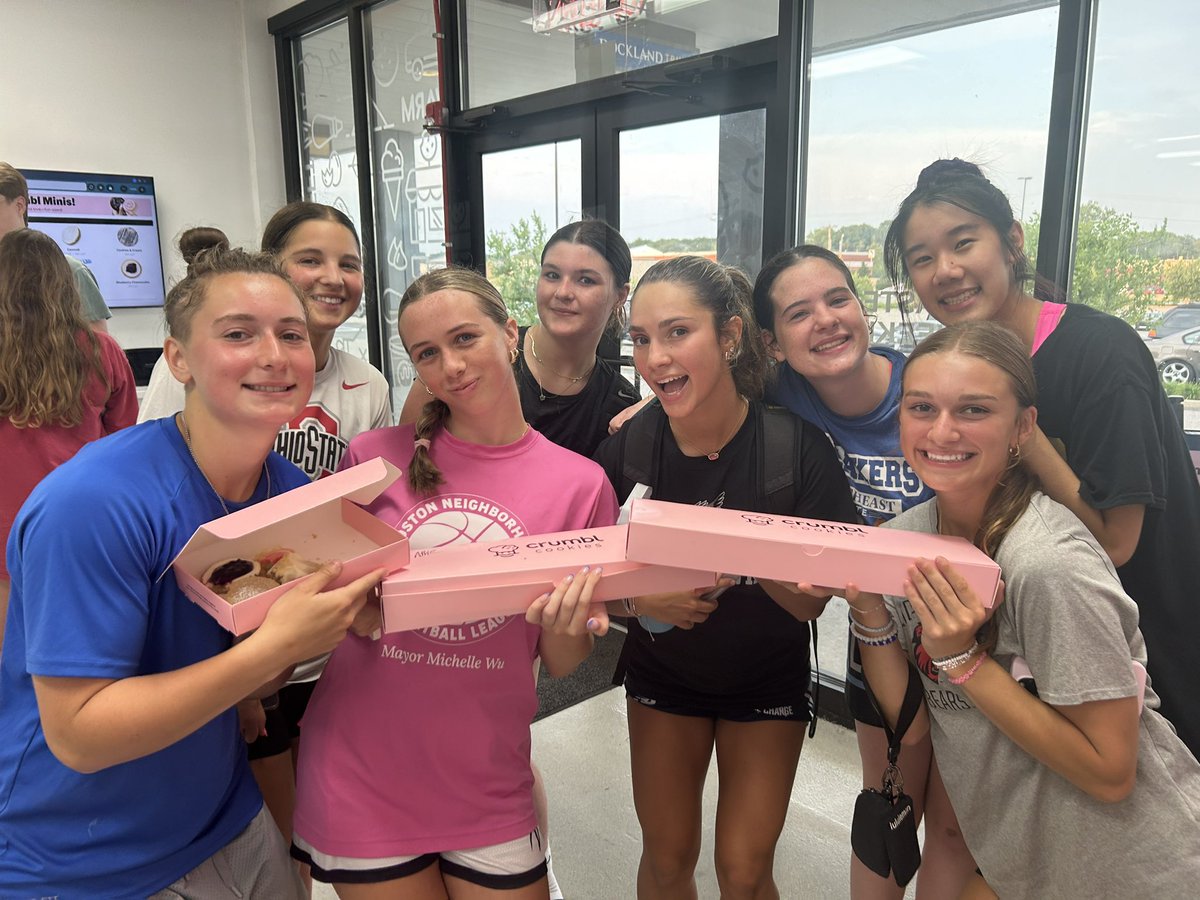 Hannah Carroll (@coachhannah11) on Twitter photo Last practice calls for some Crumbl!
Heading out to Chicago soon for the last tourney at the Nike Tournament of Champions! Been a great Spring season so far, looking forward to this last one! <a href="/MAHuskies/">MA_Huskies</a> Last practice calls for some Crumbl!
Heading out to Chicago soon for the last tourney at the Nike Tournament of Champions! Been a great Spring season so far, looking forward to this last one! <a href="/MAHuskies/">MA_Huskies</a>