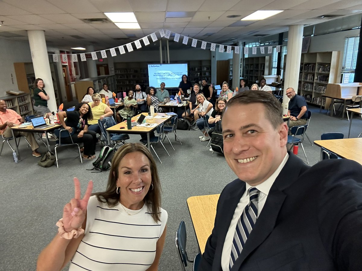 Great visit <a href="/QuinceOrchardHS/">Quincy the Cougar</a> <a href="/MCPS/">MCPS</a> for Elementary ELA training and to meet the instructional leadership team at QOHS. Thank you for moving #MCPSforward