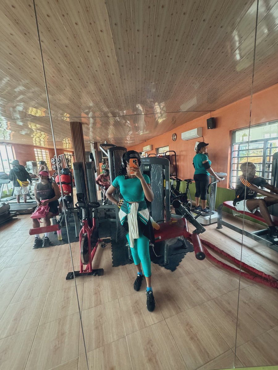 thequeenbenson_'s tweet photo. 100 Days ago, I started a #100DaysofAI challenge. To wrap this up, I decided to tackle a real-world problem at my new local gym.
I noticed their registration, sign-in and sign-out process is MANUAL. So I set out to automate it by building an AI-powered chatbot. So far, I’ve…. https://t.co/2NCCOF4fAu