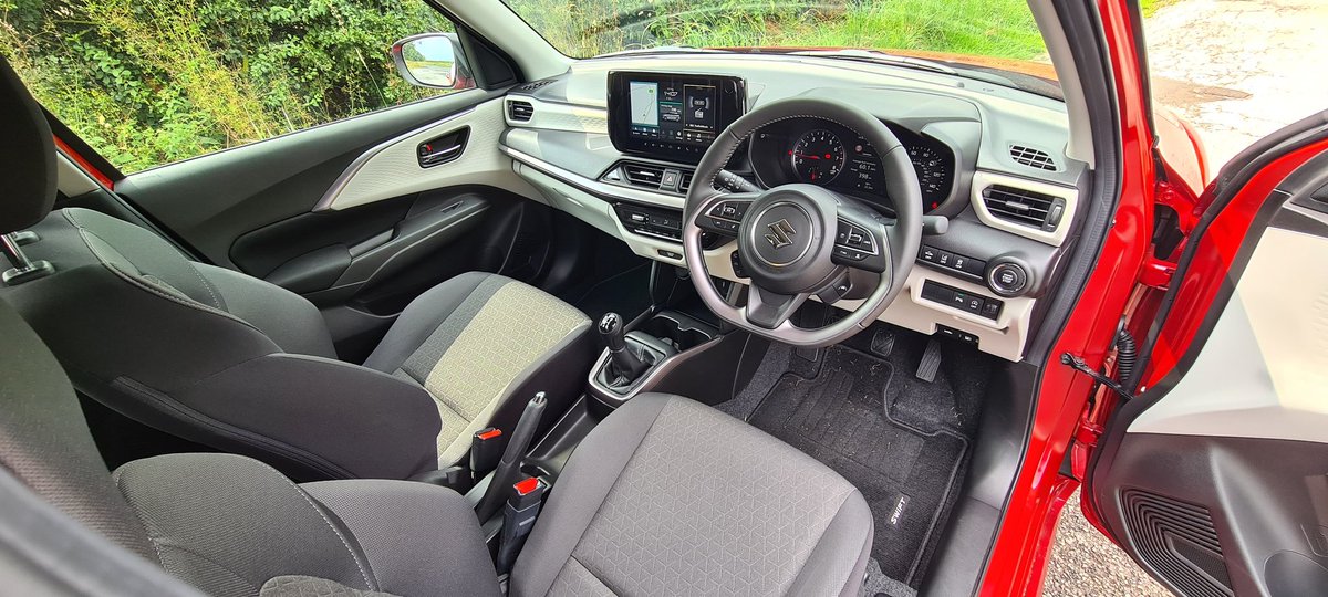 MttRbnsn's tweet image. Had a bit of a hiatus on press cars for various boring reasons, but back in them now with this appealing little @SuzukiPress #Swift 1.2 #MildHybrid #Ultra, £20,649 with the £850 two-tone paint finish. Got a few longer trips in it, so looking forward to finding out more about it.