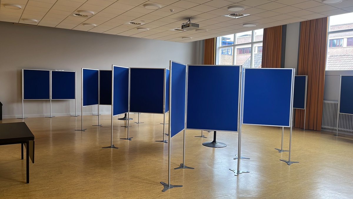 Presentatiewanden die indruk maken! Bekijk ons assortiment en geef je presentatie de uitstraling die het verdient. #Presentatiewanden #Indrukwekkend #ABCDisplay