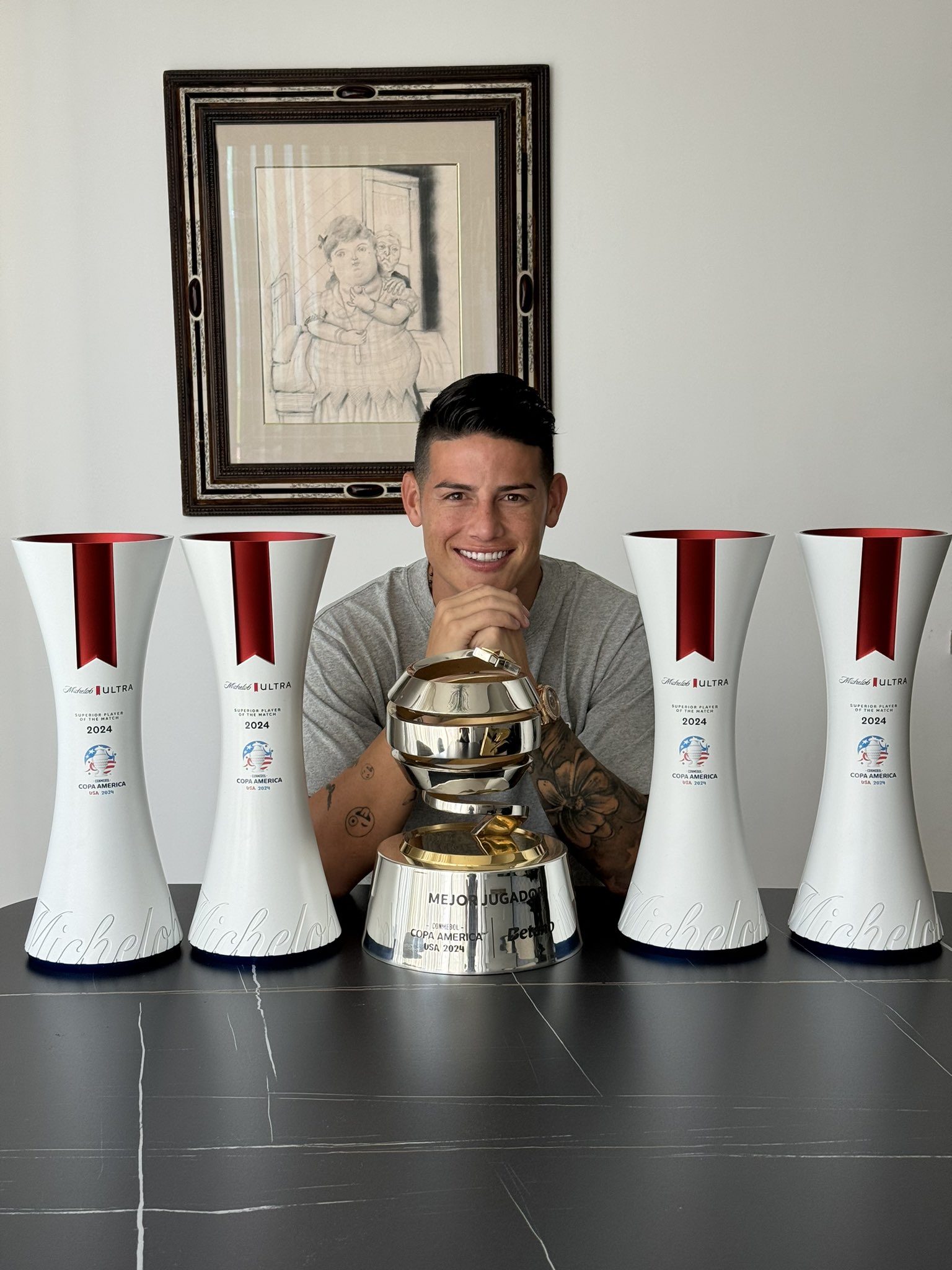 el mejor jugador de la Copa América, James Rodríguez se encuentra en búsqueda de club.