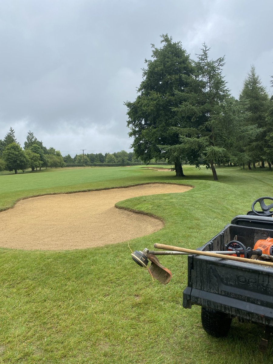I find bunker edging very rewarding. One of my favourite jobs.
