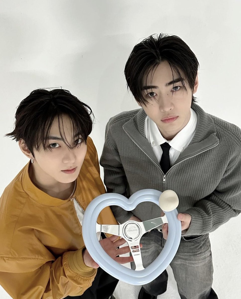 Don’t want to feel bored during the trip? Relaxing with a fresh, comforting aroma is a must! With a soothing scent from a tamburins car diffuser, how about Jungwon and I accompany you on your journey to keep it amazing?
