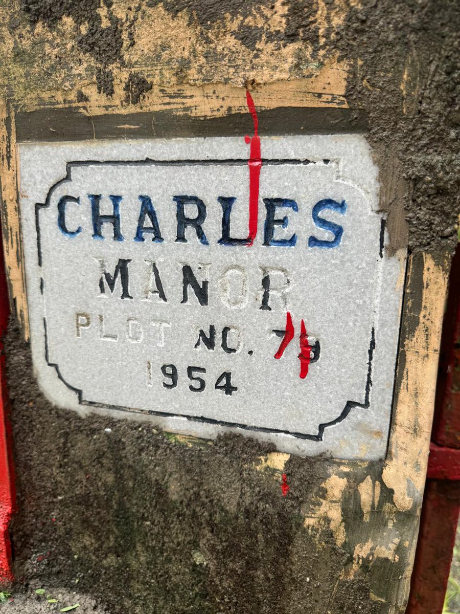 Hello <a href="/mybmcWardHW/">Ward HW BMC</a> 

A beautiful healthy tree has been massacred at 29th Road, Bandra W

Kindly inform how this was permitted. And what action has been taken against this wrong