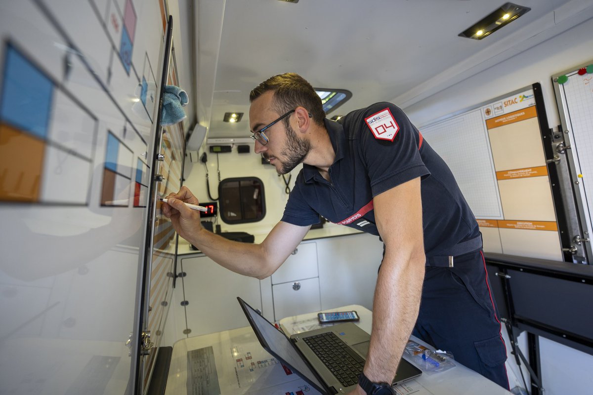 Pompiers04's tweet photo. 🔴 #RetourSurInter

Ce jour, vers 12h00, les #Pompiers04 sont intervenus pour des personnes incommodées suite à un dégagement de produit gazeux dans le local piscine d’un établissement reçevant du public sur la commune d’Aiglun. https://t.co/UvDYOd5Fdz