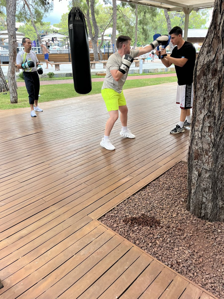 Jamiekelly3995's tweet image. Boxing with a Russian guy in 32 degree heat was exhausting 😂 #worldclass #rixossungate